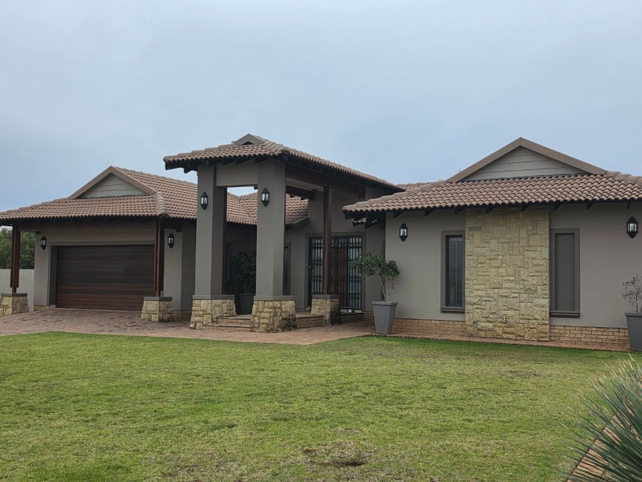 To Let 3 Bedroom Property for Rent in Wilkoppies North West